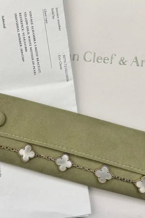 Bracelet Van Cleef & Arpels Vintage Alhambra 5 motifs, nacre, or jaune 18 carats