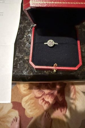 Bague de fiançailles Cartier Destinee sertie d'un diamant rond de 0,83 ct, couleur E, pureté VVS1