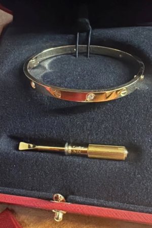 Bracelet Cartier Love 4 diamants en or 18 carats