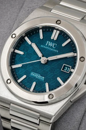 Boîte et papiers IWC Ingenieur Automatic Aqua IW328903