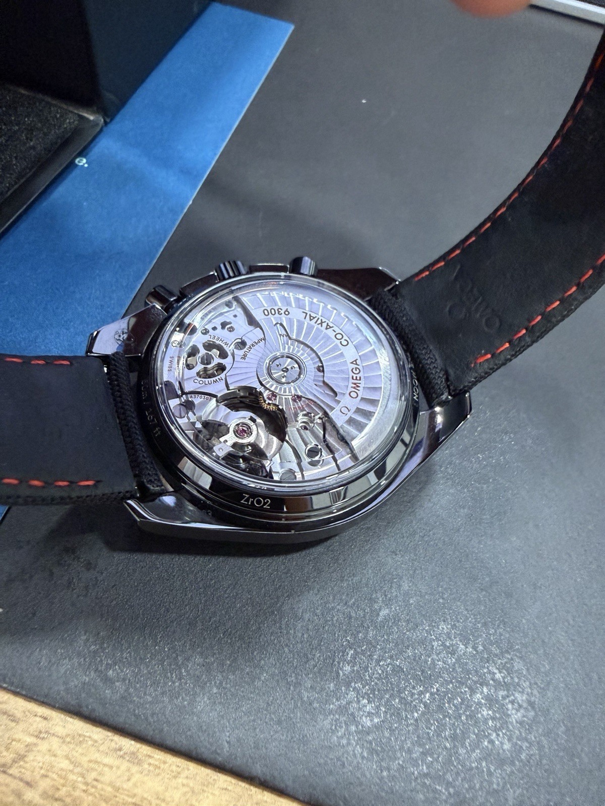 Omega Speedmaster Dark Side Of The Moon Noir sur Noir 311.92.44.51.01.005 – Image 9