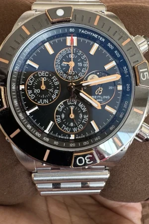 Breitling Super Chronomat 44 mm Calendrier Quatre Ans I19320251B1A1