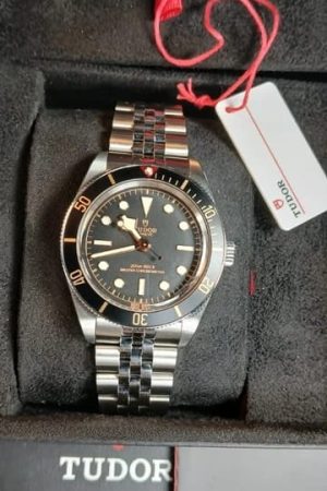 Montre homme Tudor Black Bay 58, cadran noir, bracelet Jubilee 5 maillons, année 2026