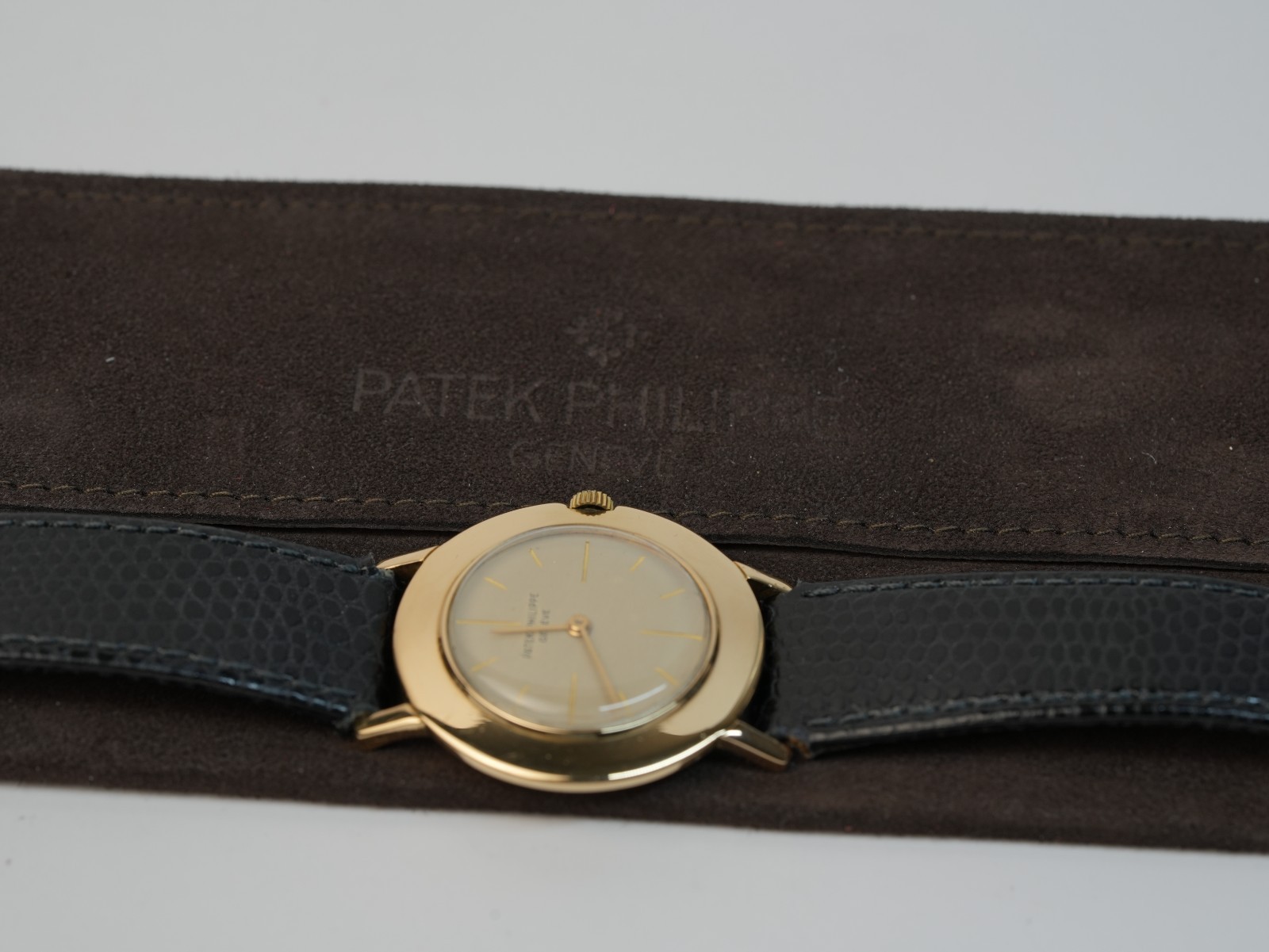 Patek Philippe Calatrava 2594 Or jaune 18 carats, mouvement manuel, 33 mm, vintage – Image 13