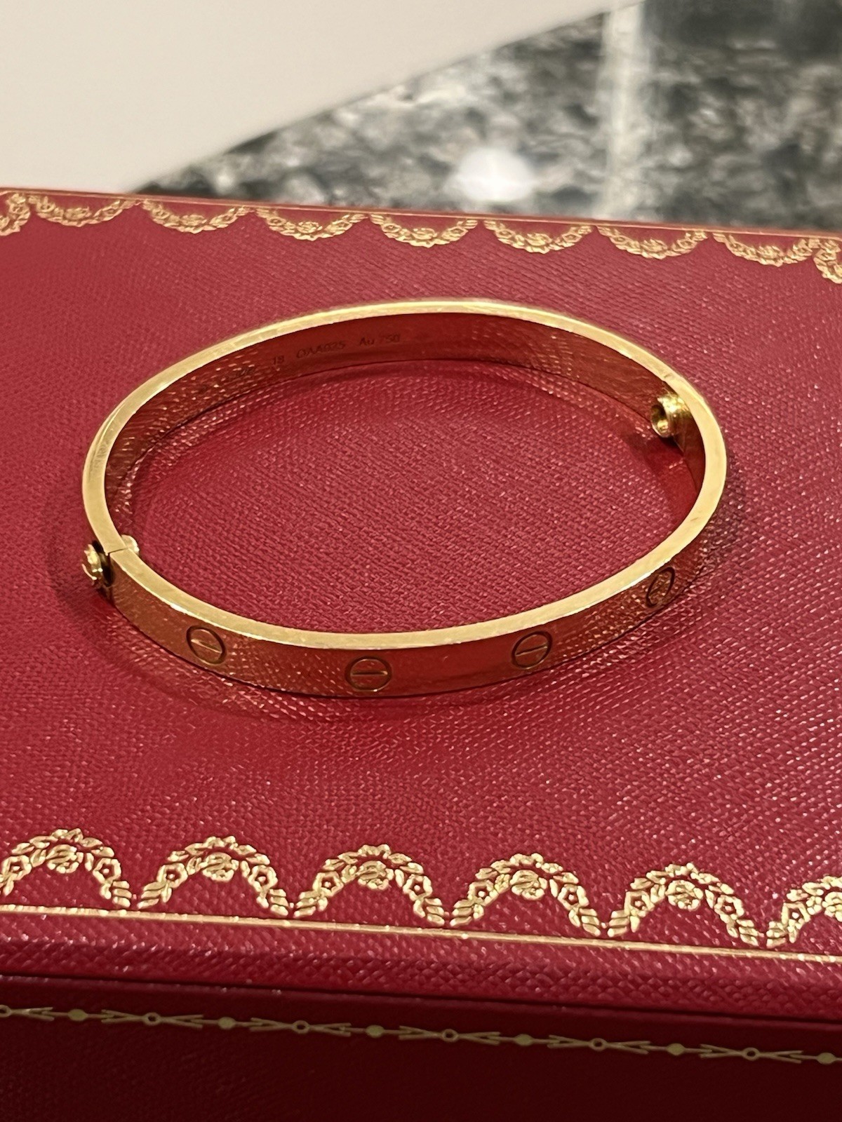 Bracelet CARTIER LOVE en or jaune 18 carats, modèle classique, taille 18 – Image 3