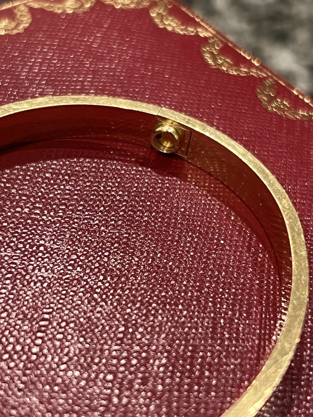 Bracelet CARTIER LOVE en or jaune 18 carats, modèle classique, taille 18 – Image 7