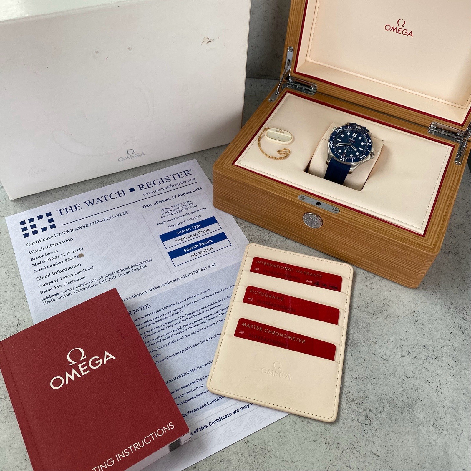 Montre Omega Seamaster Diver 300 Co-Axial 42 mm Date (2024)