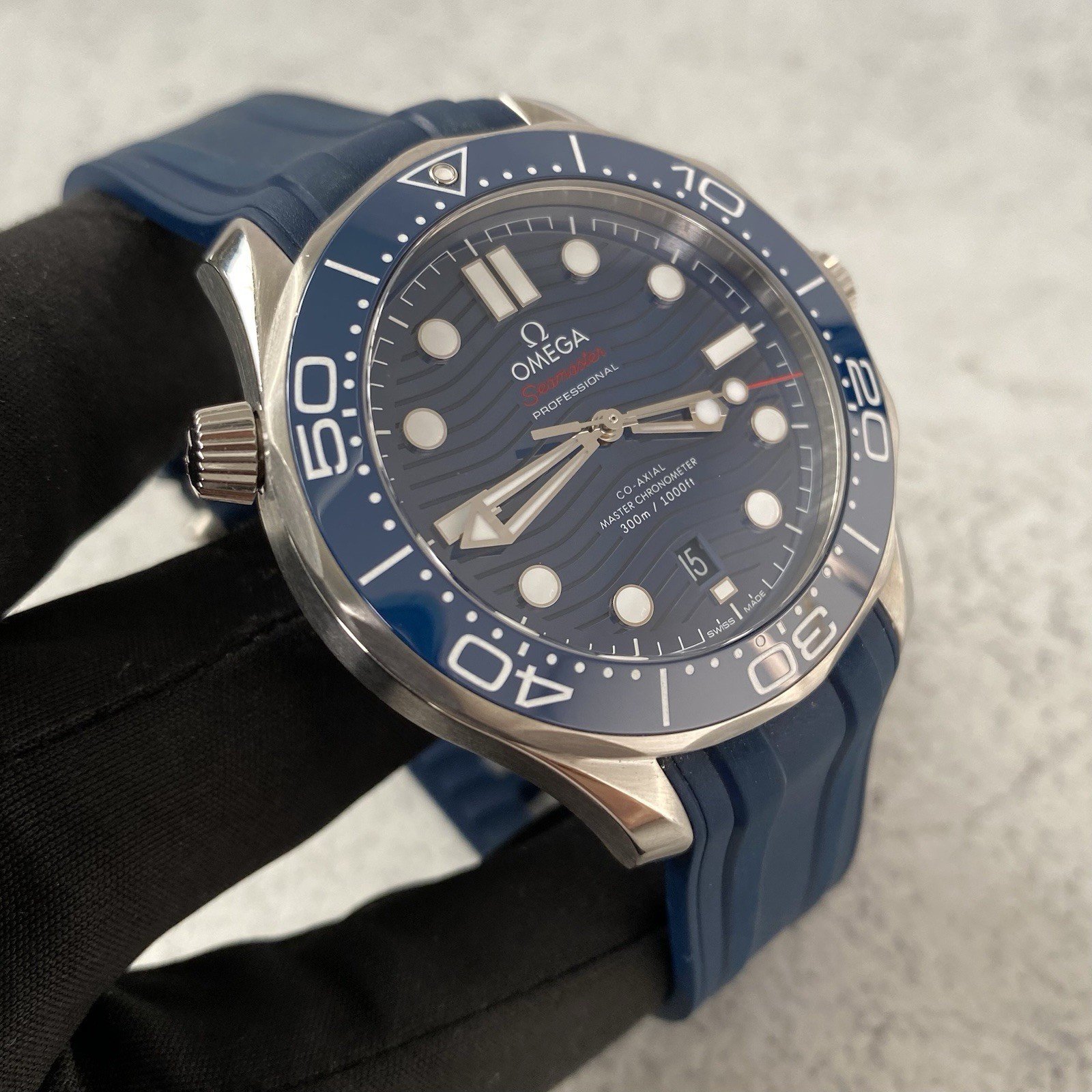 Montre Omega Seamaster Diver 300 Co-Axial 42 mm Date (2024) – Image 6