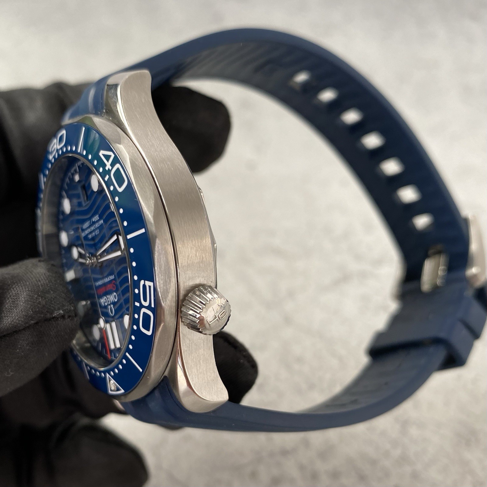 Montre Omega Seamaster Diver 300 Co-Axial 42 mm Date (2024) – Image 13